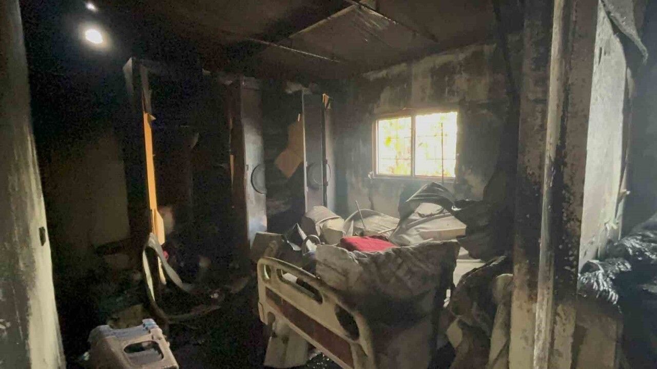 Dilovası'nda Prefabrik Ev Yangını: 63 Yaşındaki Asım Bal Hayatını Kaybetti