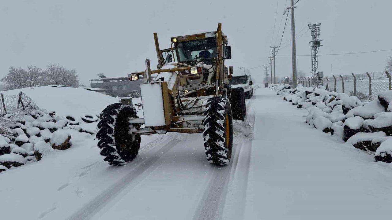Diyarbakır Büyükşehir 572,5 km Kırsal Yolu Ulaşıma Açtı