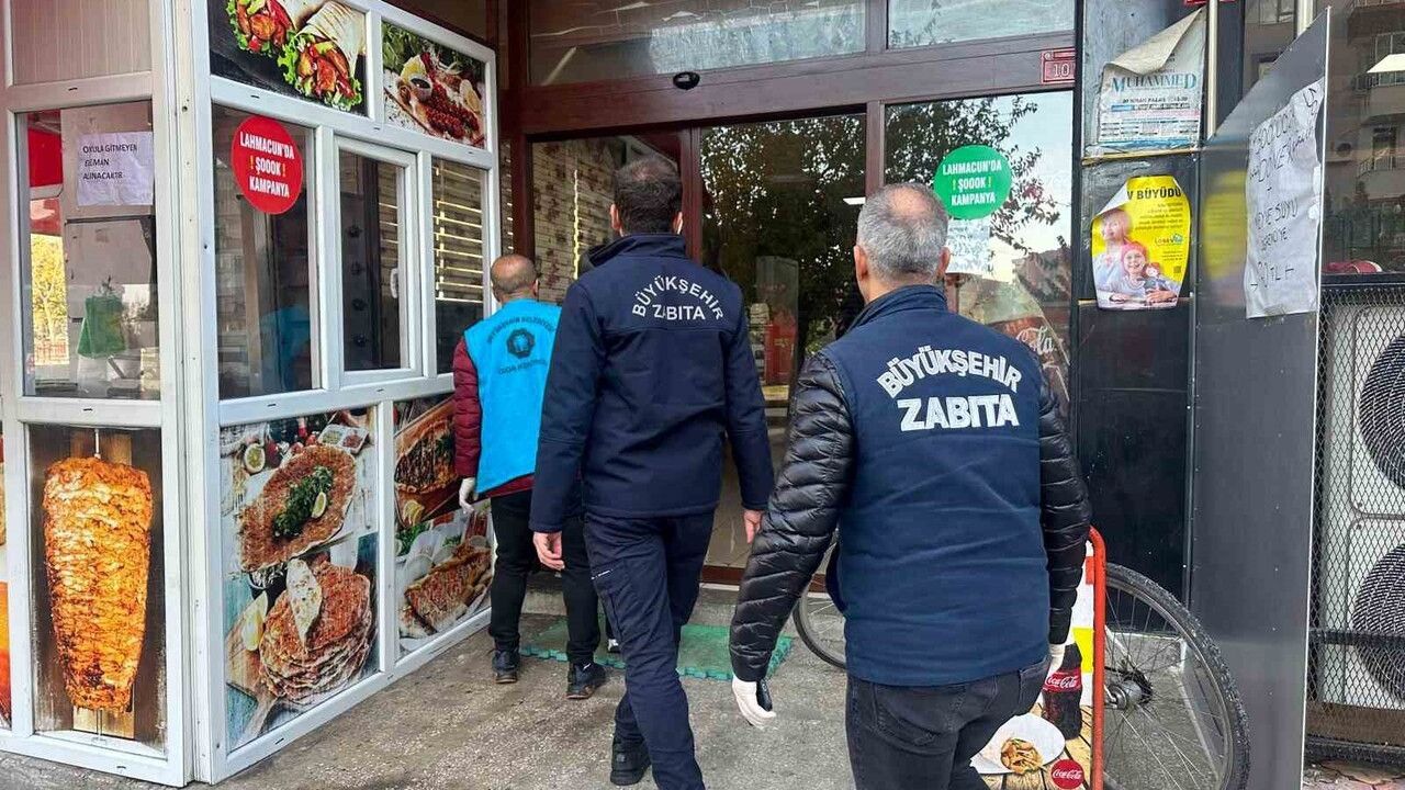 Diyarbakır'da 426 kg Son Kullanma Tarihi Geçmiş Tavuk İmha Edildi