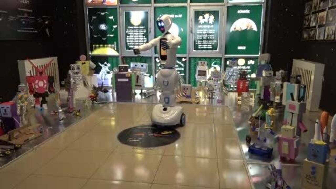 Diyarbakır’da Mezopotamya İlkokulu’ndan 53 Atık Robot Sergisi