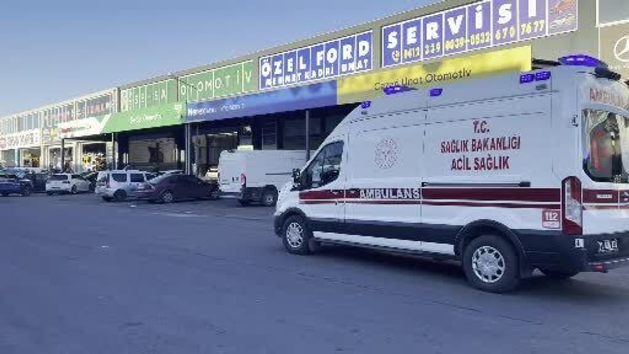 Diyarbakır'da Sanayi Sitesinde Alacak-Verecek Kavgası: 4 Yaralı