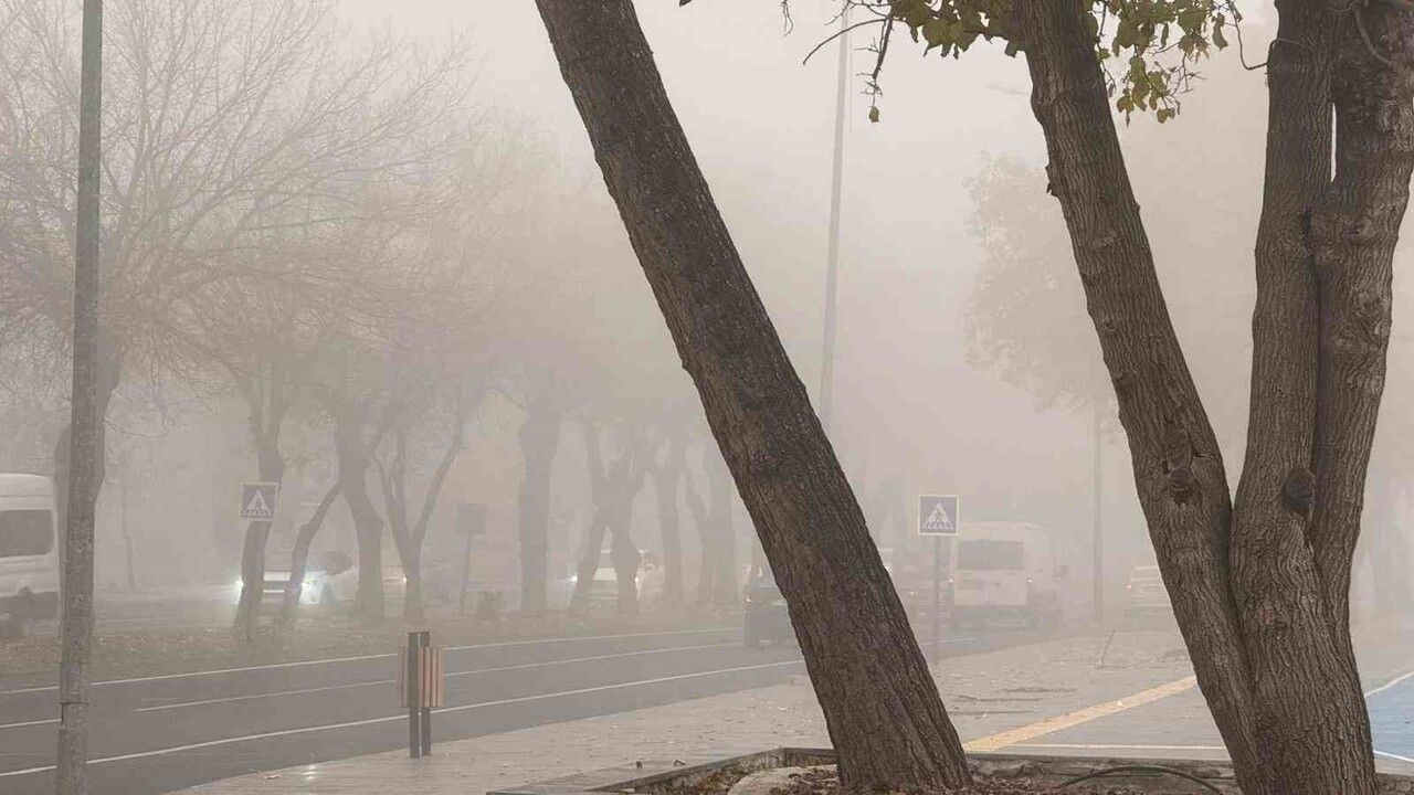 Diyarbakır'da Sis Görüş Mesafesini Düşürdü — Sürücülere Uyarı