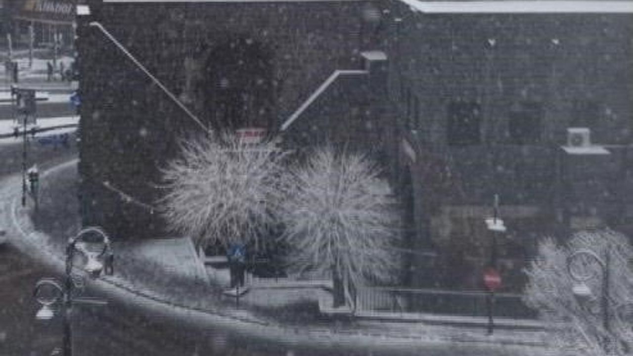 Diyarbakır'da Tarihi Mekanlar Karla Kartpostallık Görüntüler Oluşturdu