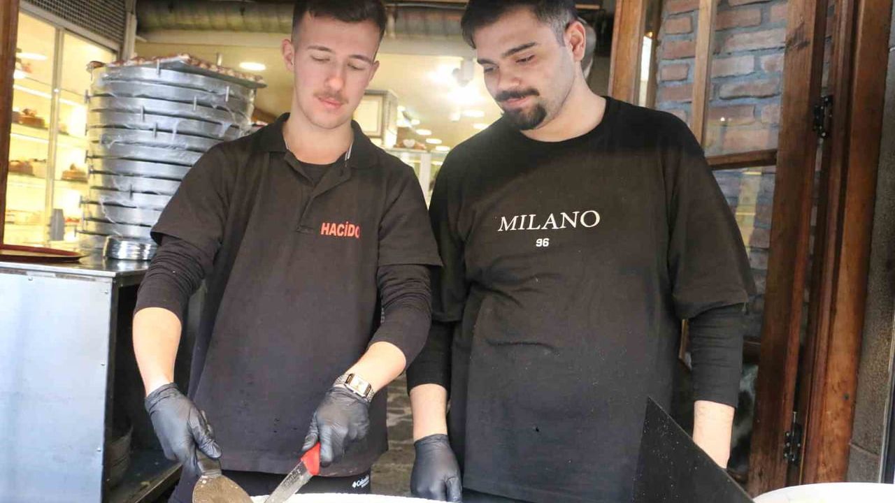 Diyarbakır'da Turistlerin Gözdesi: Lübnan Künefesi