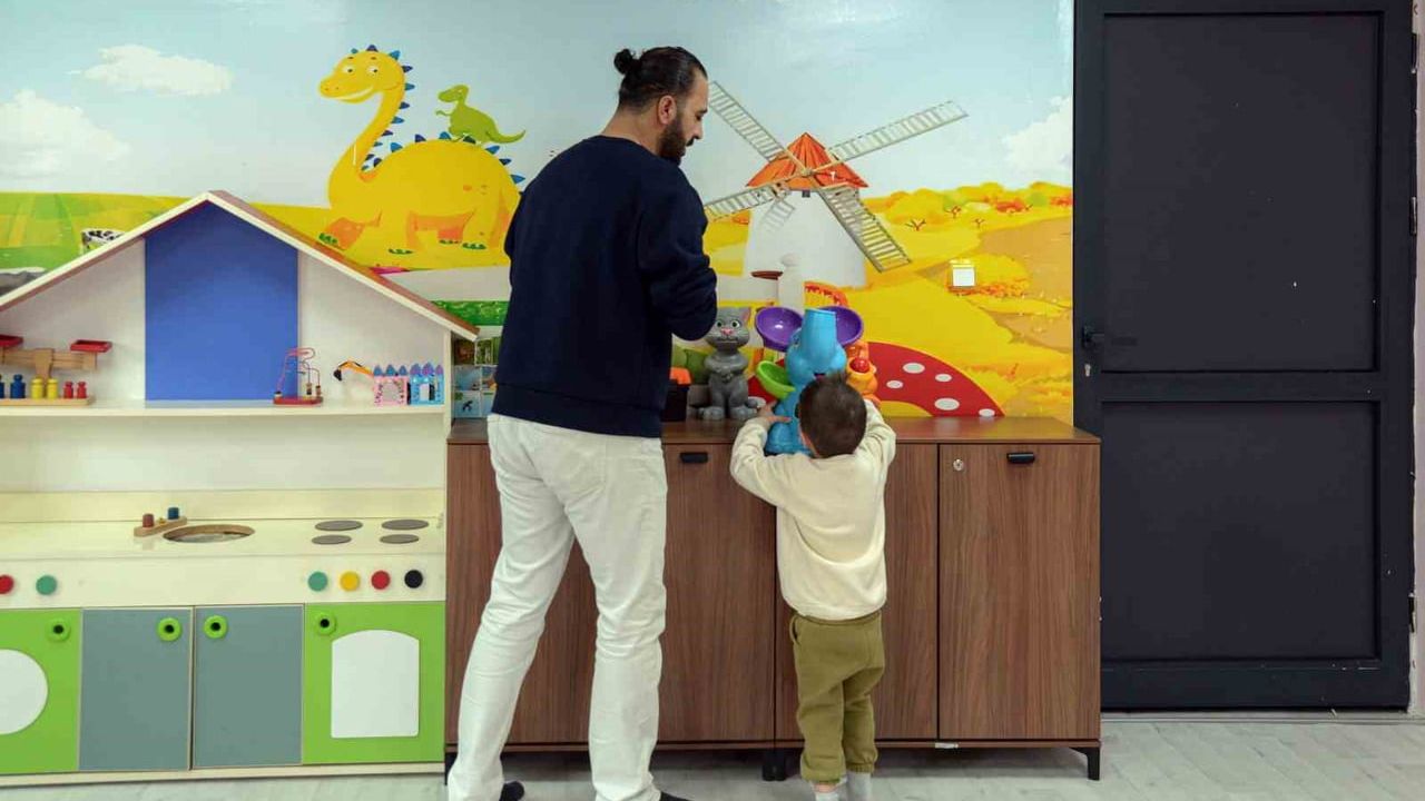 Diyarbakır'da Ücretsiz Oyun Terapisi: 0-6 Yaş Otizm, Down ve DEHB'li Çocuklara Destek