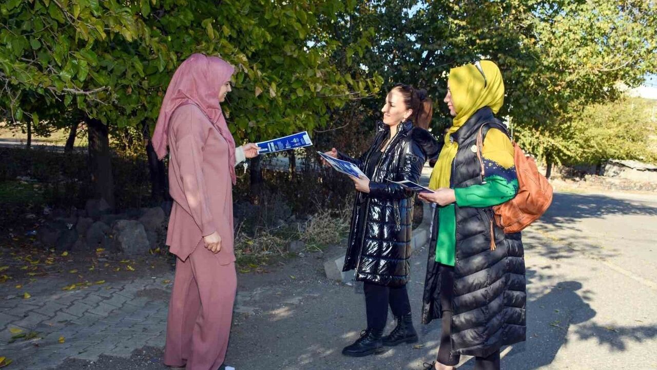 Diyarbakır'da 'Yerinde Çözüm' Ekipleri Talepleri Sahada Çözüyor