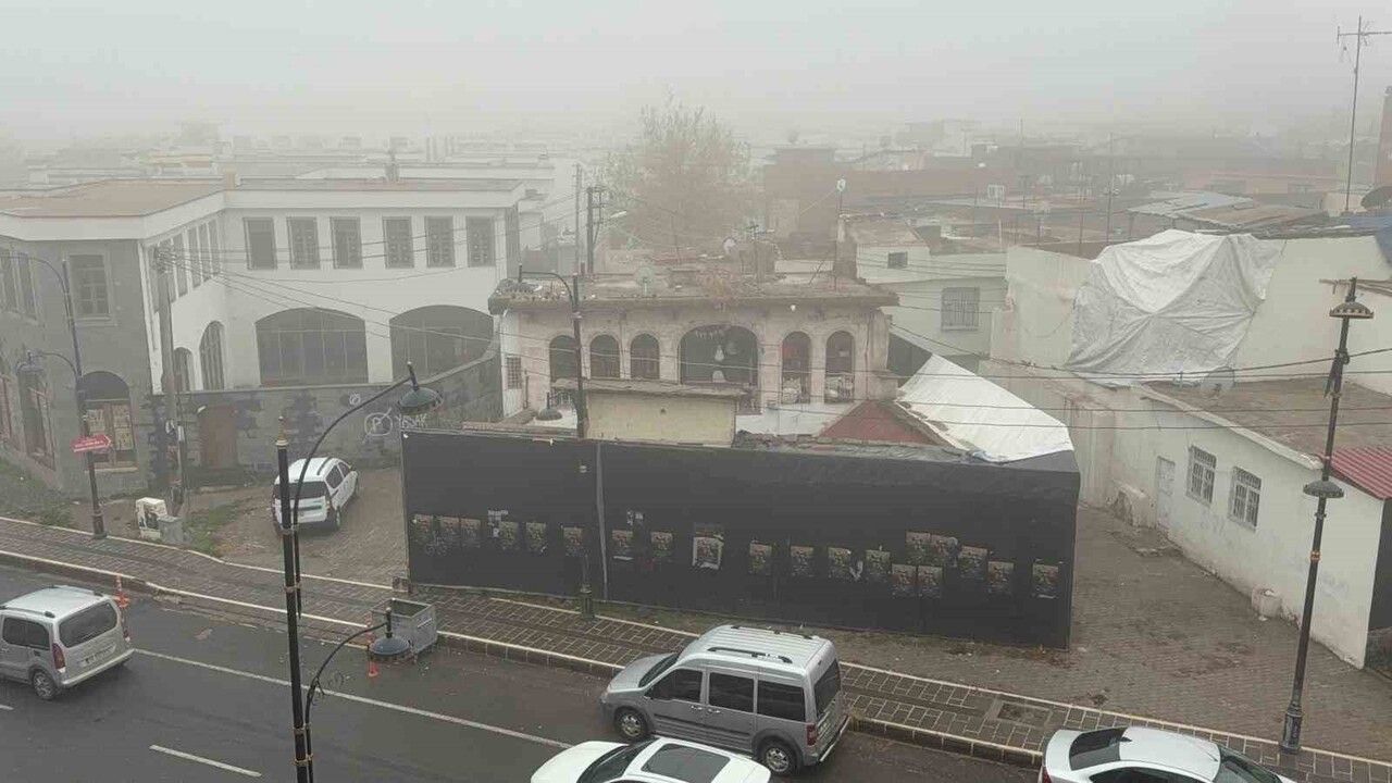 Diyarbakır’ın Tarihi Mekanları Sise Büründü: Kartpostallık Görüntüler