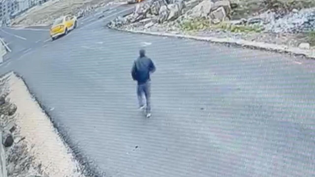 Diyarbakır Kayapınar'da Ticari Taksi Kazası Kamerada