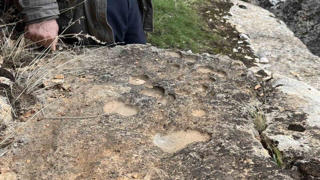 Diyarbakır Kocaköy’de Binlerce Yıllık 'Damla Lapyaları' Görüntülendi