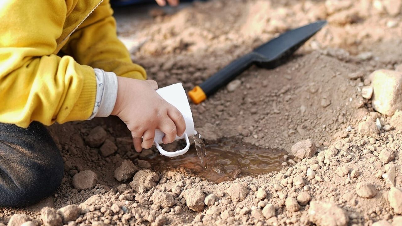 Doğa Çocuk Enstitüsü'nde Minikler Sebze Ekti | Konyaaltı Belediyesi