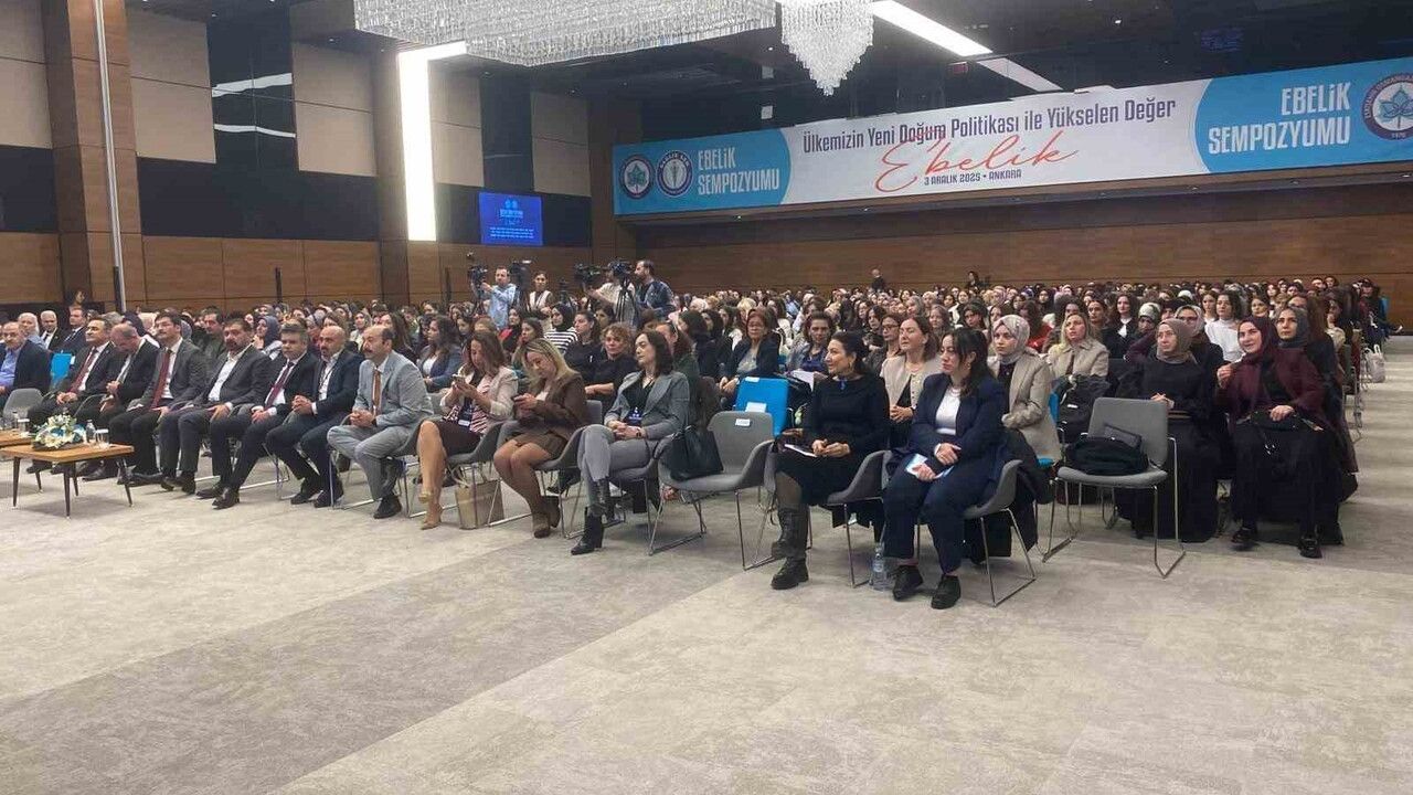 Doğan: Ebelik anneden kızına geçen bir emanet — Sağlık-Sen Ebelik Sempozyumu
