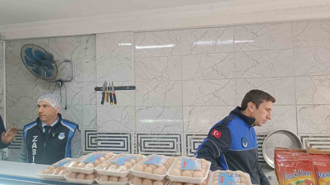 Dörtyol’da Zabıta Denetiminde Şaşırtan Görüntü: Baharat Kovasında Çiğ Et