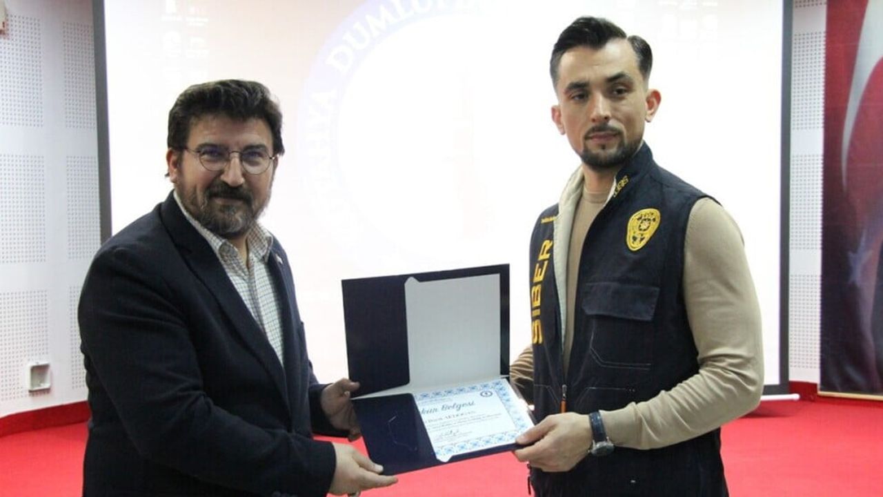 DPÜ’de 'Geleceğine Bahis Yapma' Konferansı: Sanal Riskler ve Akran Zorbalığı Öne Çıktı