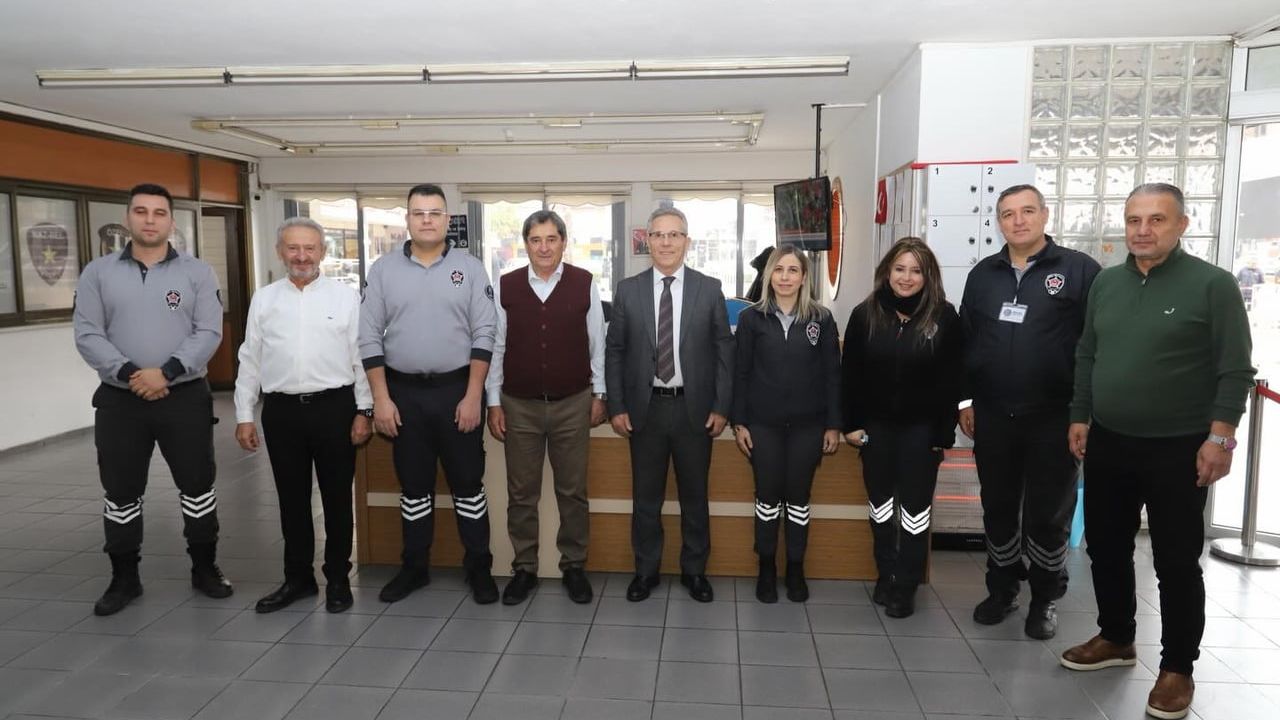 Dr.Ertuğrul Tetik'ten Nazilli Belediyesi'nde Yeni Yıl Kutlaması