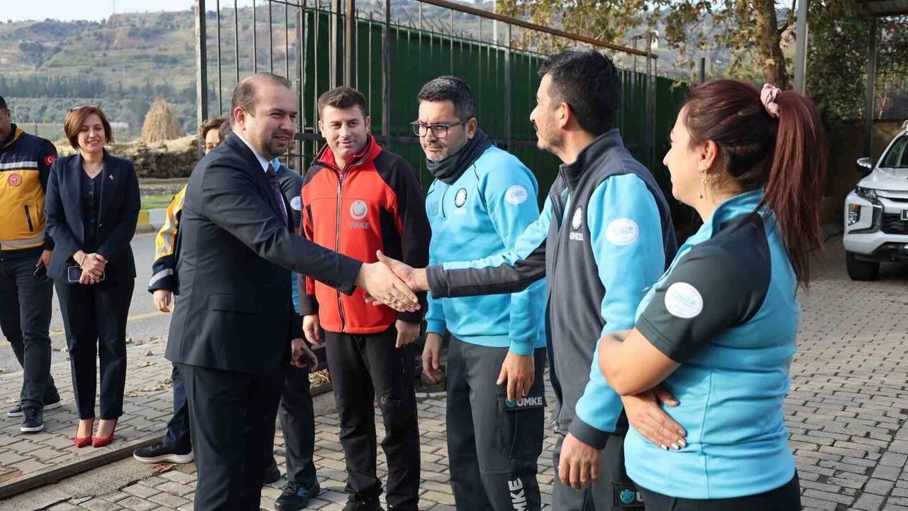 Dr. Eser Şenkul UMKE Ekibiyle Buluştu: Acil Sağlık Hizmetleri Haftası Ziyareti