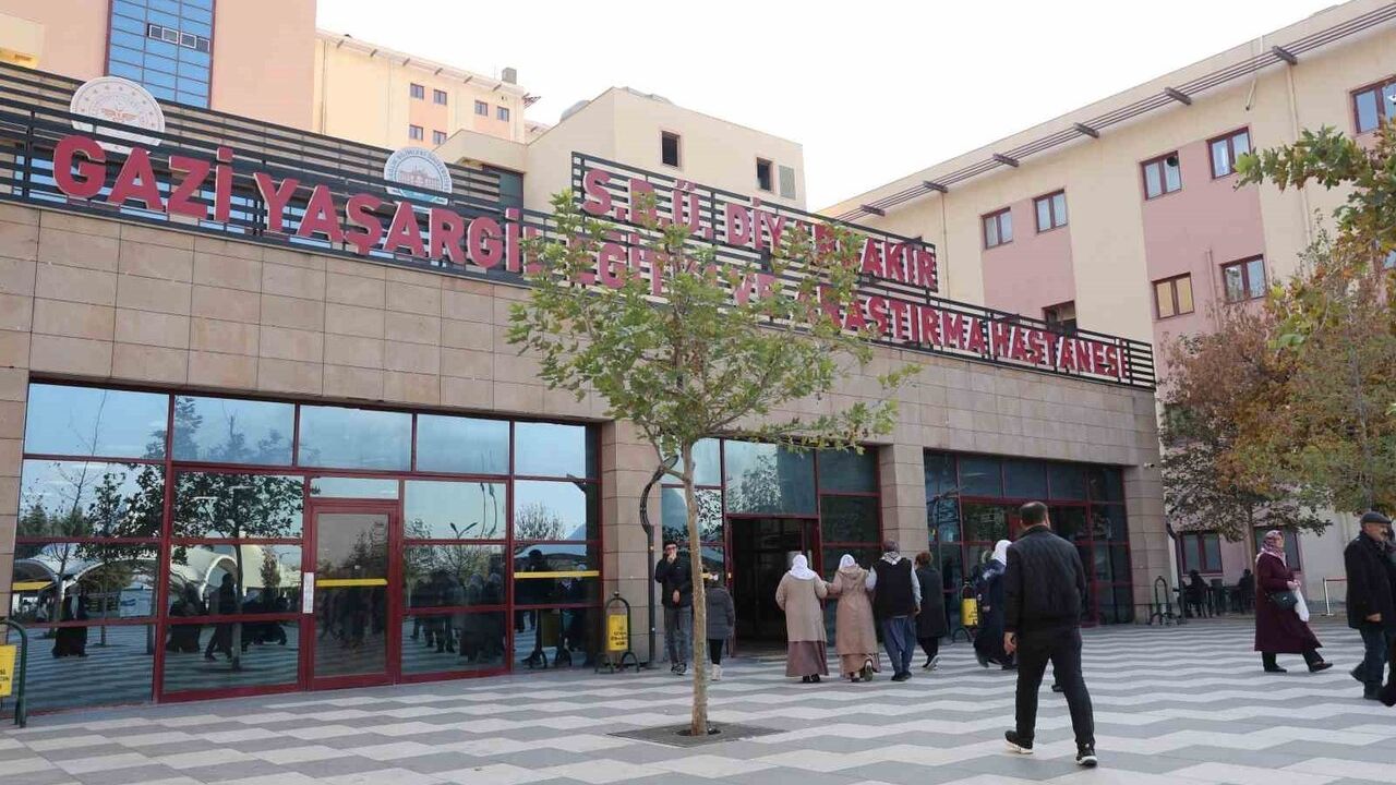 Dr. Hanife Hilal Andan: HIV gündelik temasla bulaşmaz — Korunma mümkün