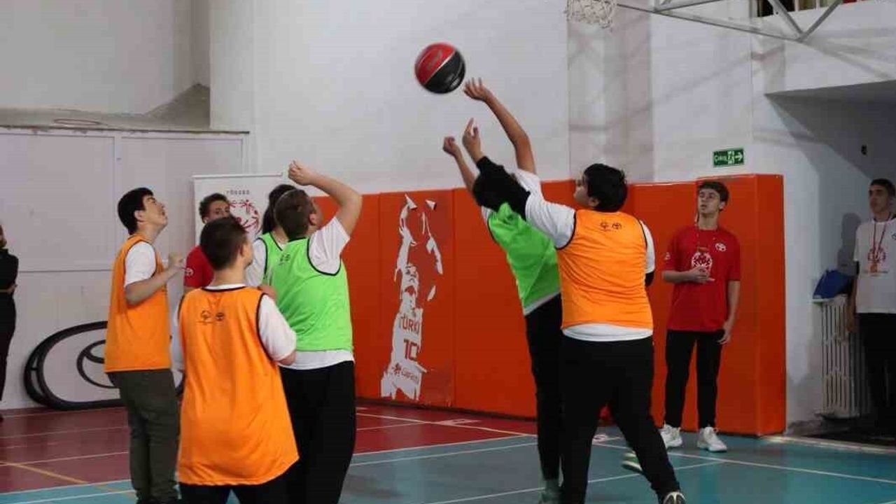 Dünya Engelliler Günü'nde Özel Olimpiyatlar Türkiye Şişli Oyunları