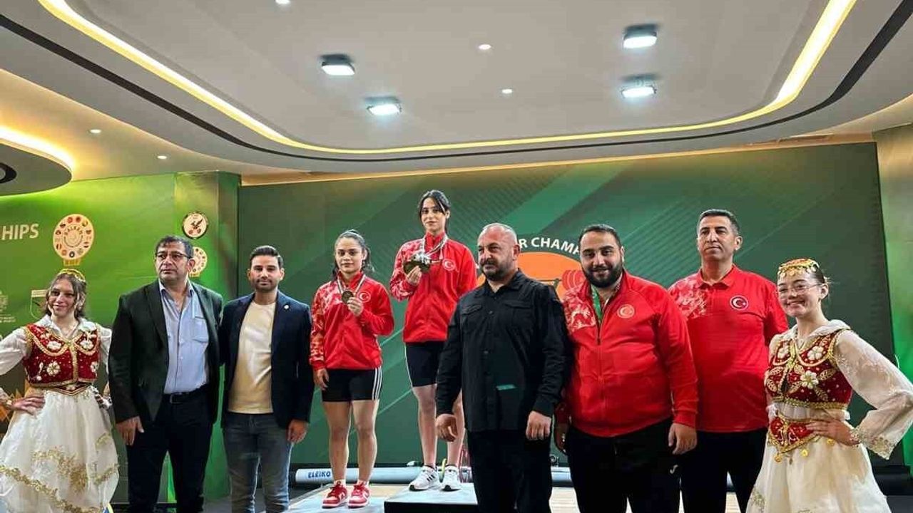 Düzce Belediyesi Spor Akademisi Balkan Şampiyonası'ndan Madalya ile Döndü