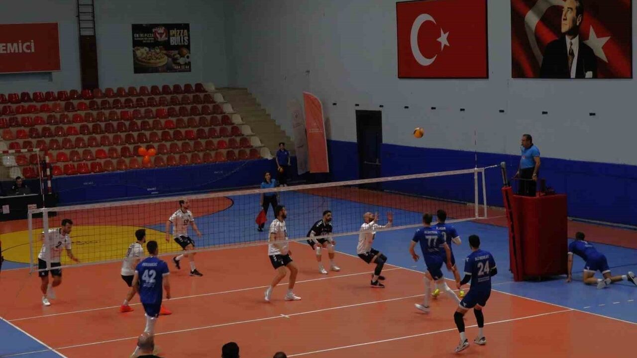 Düzce Belediyesi Spor Akademisi, Niksar Belediyespor'u 3-1 Mağlup Etti