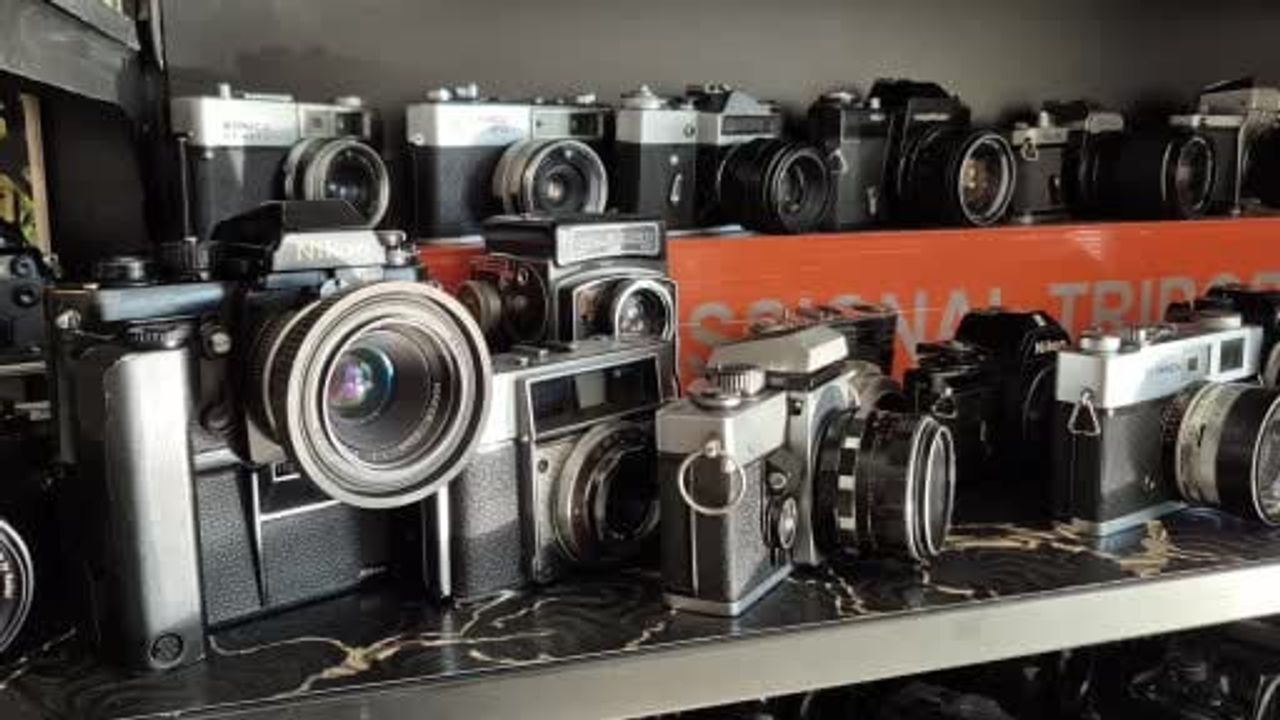 Düzce'de 41 Yıl: Mehmet Aygün'ün 200'den Fazla Fotoğraf Makinesi Koleksiyonu