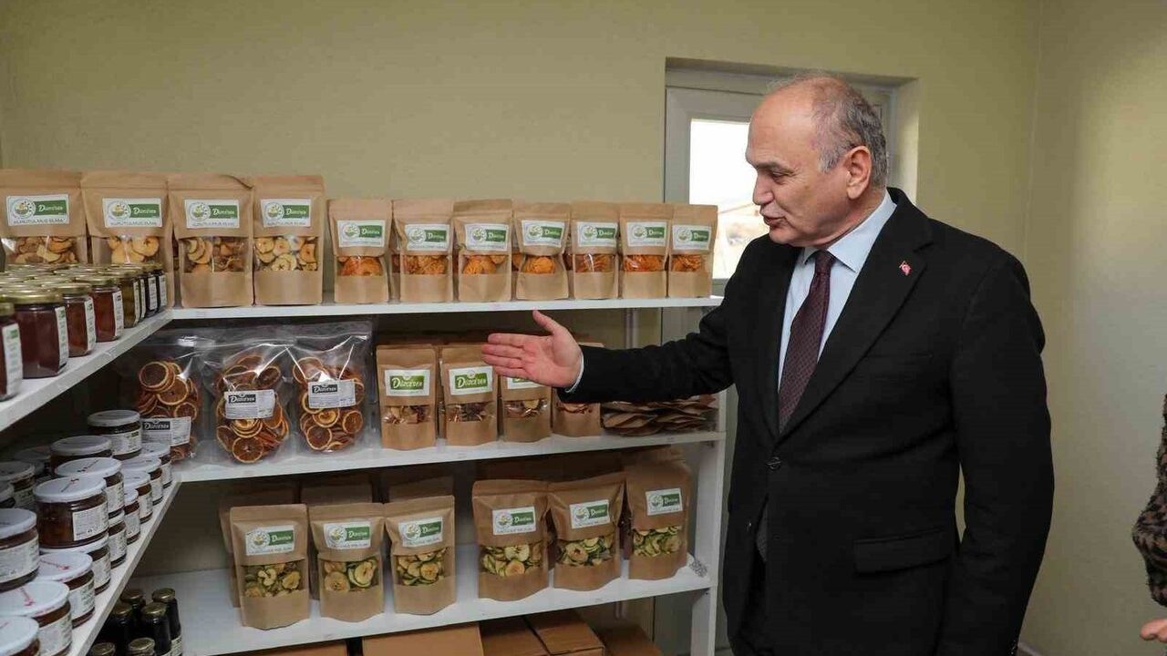 Düzce'de Başkan Özlü, Konaklı Köyü Kadın Kooperatifini Ziyaret Etti