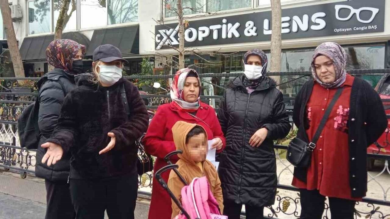 Düzce'de Kuyumcu Mağdurları Eylemi: Yaşlı Kadın Fenalaştı