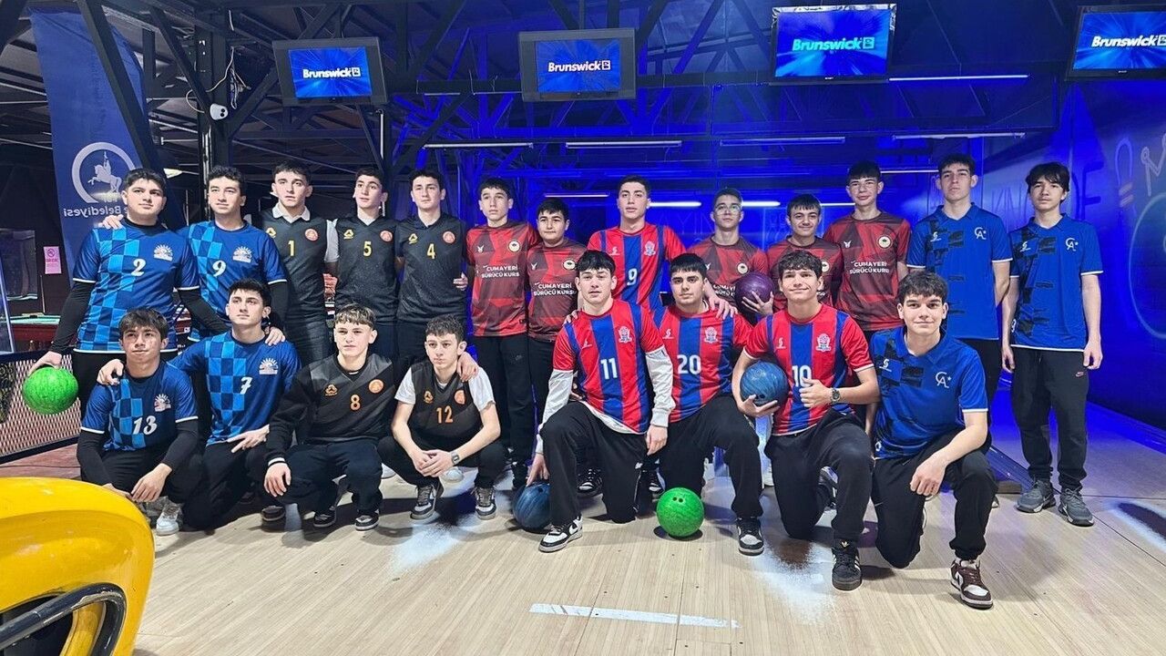 Düzce'de Okul Sporları Gençler Bowling Şampiyonları Belli Oldu