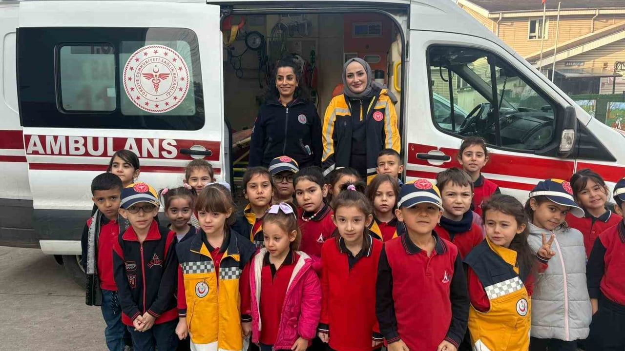 Düzce'de 'Sağlıklı Çocuk, Sağlıklı Gelecek' Aziziye İlkokulunda