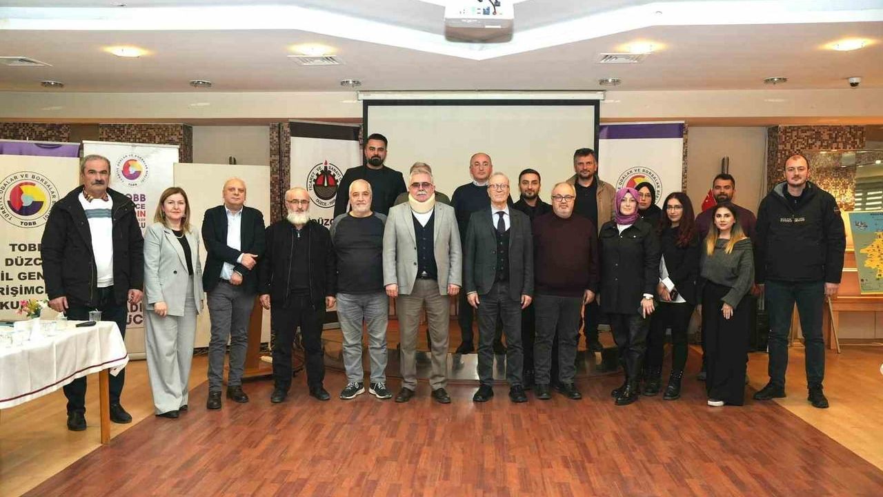 Düzce'de 'Yüksek Enflasyon Ortamında İşletme Yönetimi' Eğitimi