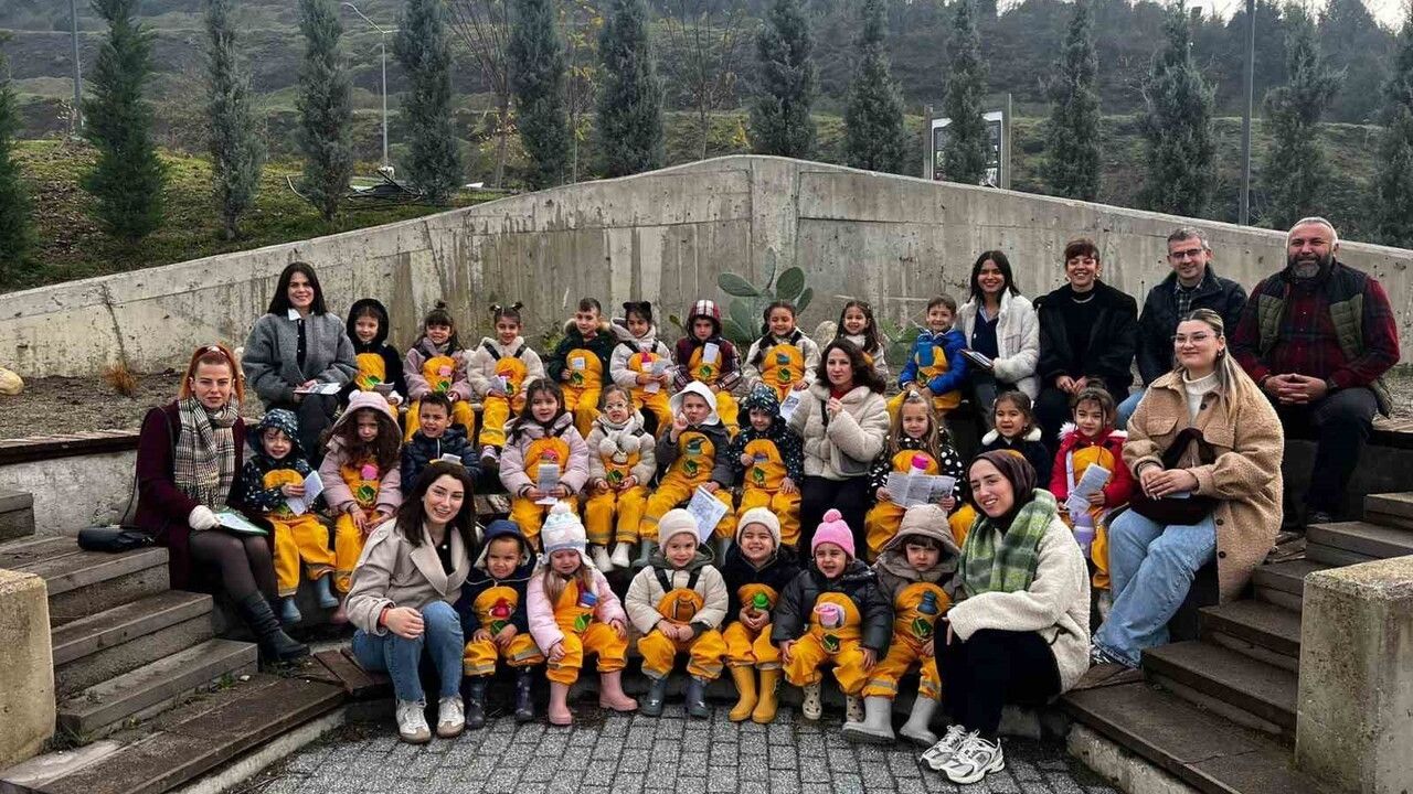 Düzce Süs ve Tıbbi Bitkiler Botanik Bahçesi minik ziyaretçilerini ağırladı