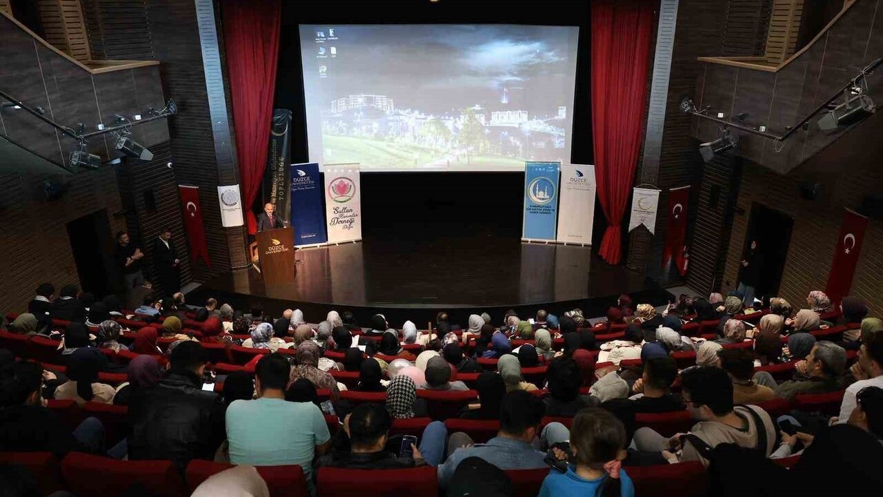 Düzce Üniversitesi'nde 'Gazze Üzerine Düşünceler' Konferansı — Filistin'deki İnsani Dram ve Küresel Tepkisizlik