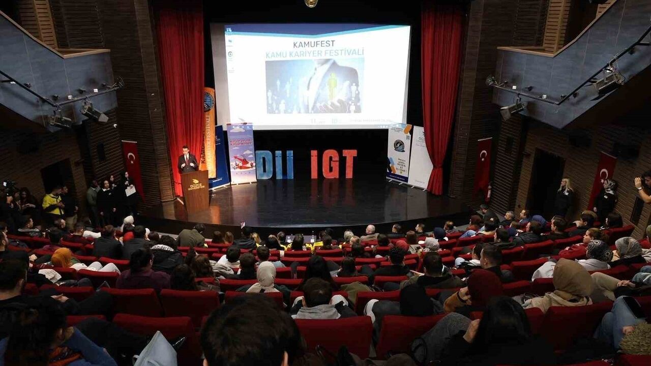 Düzce Üniversitesi'nde Kamufest: Kamu Kariyerine Köprü