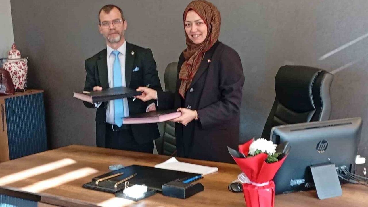 Düzce Üniversitesi ve Akçakoca Süha Güven Lisesi'nden Turizm Eğitim Protokolü