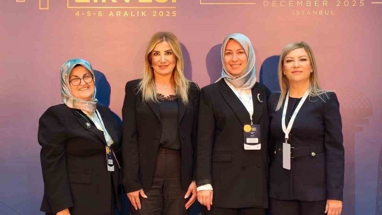 Düzceli Kadın Meclis Üyeleri 'Yerel Yönetimlerde Kadın Zirvesi'ne Katıldı
