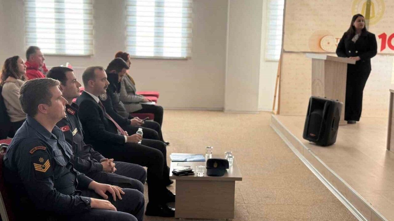 Eceabat’te Bağımlılıkla Mücadele Toplantısı: İlçe Protokolü Bir Araya Geldi