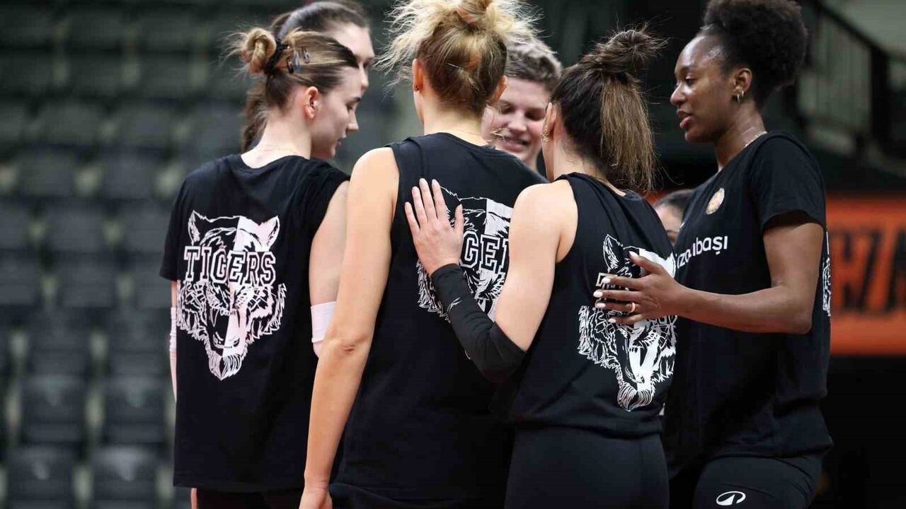 Eczacıbaşı Dynavit Zeren Spor'u Ağırlıyor — Vodafone Sultanlar Ligi 9. Hafta