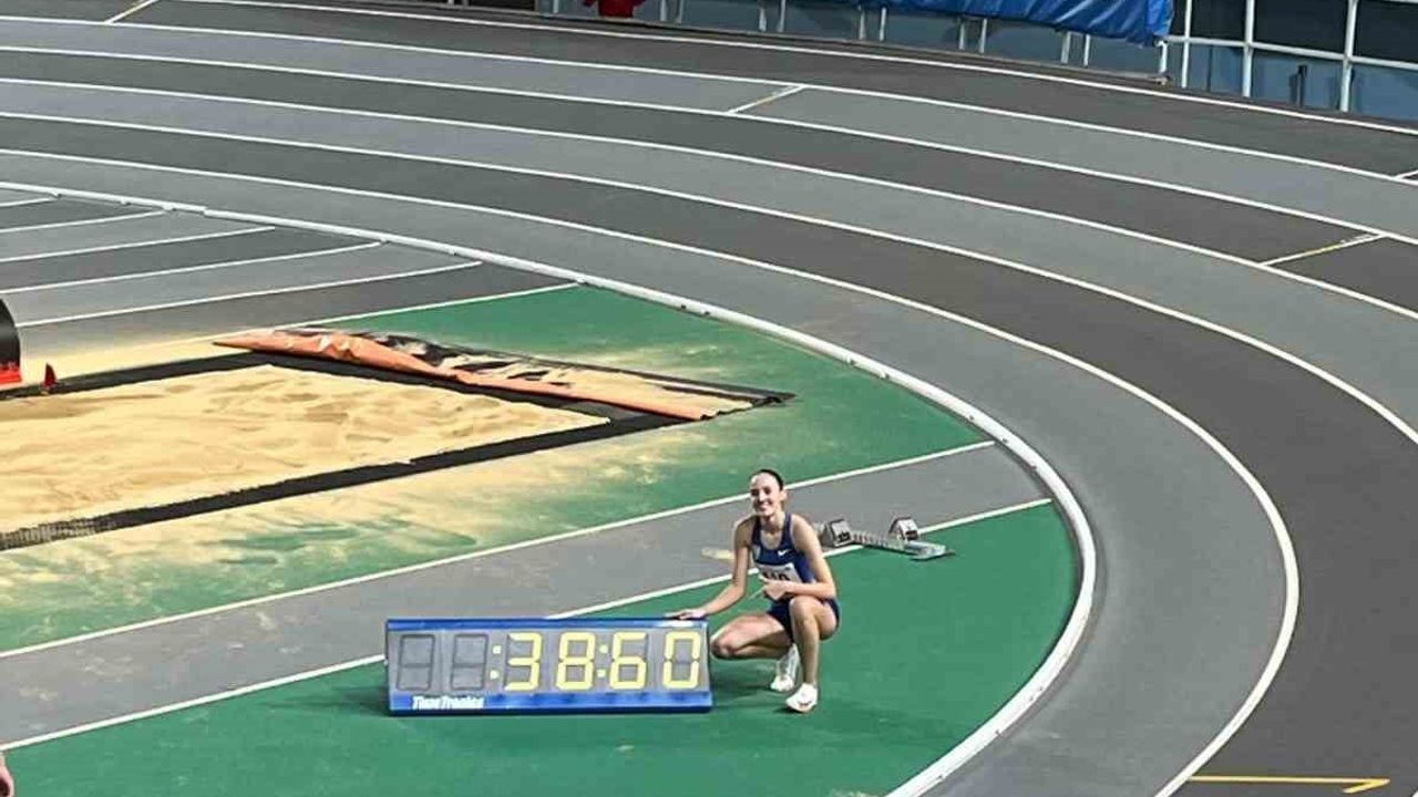 Edanur Tulum 300 m U20'de Türkiye Rekoru Kırdı