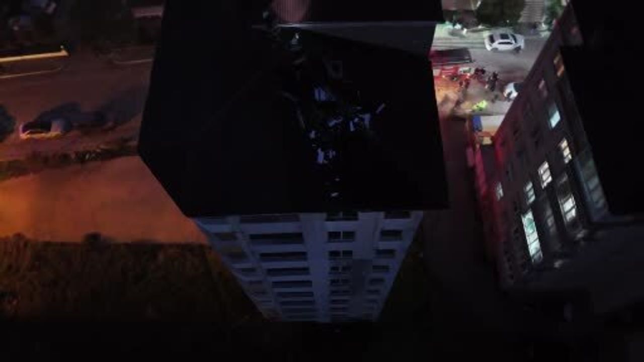 Edirne'de 9. kattaki dairede yangın çatıya sıçradı