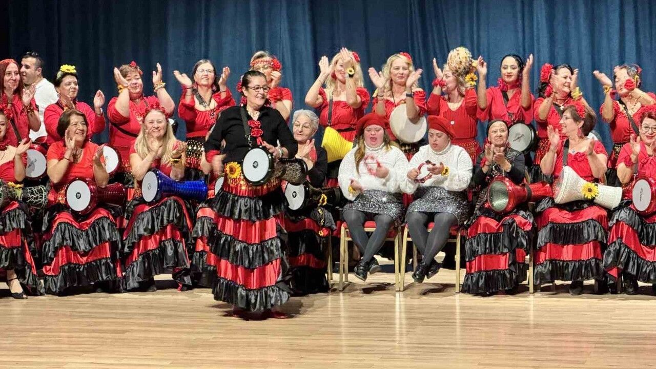 Edirne'de Engelliler Günü Konseri: Kadın Darbuka Ritim Grubu Coşturdu