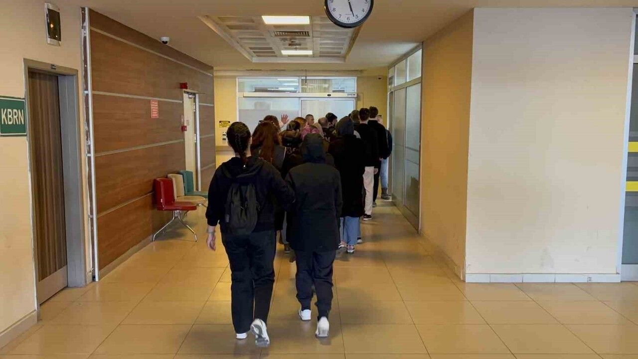 Edirne'de FETÖ operasyonu: Öğrenci yapılanmasında 12 gözaltı