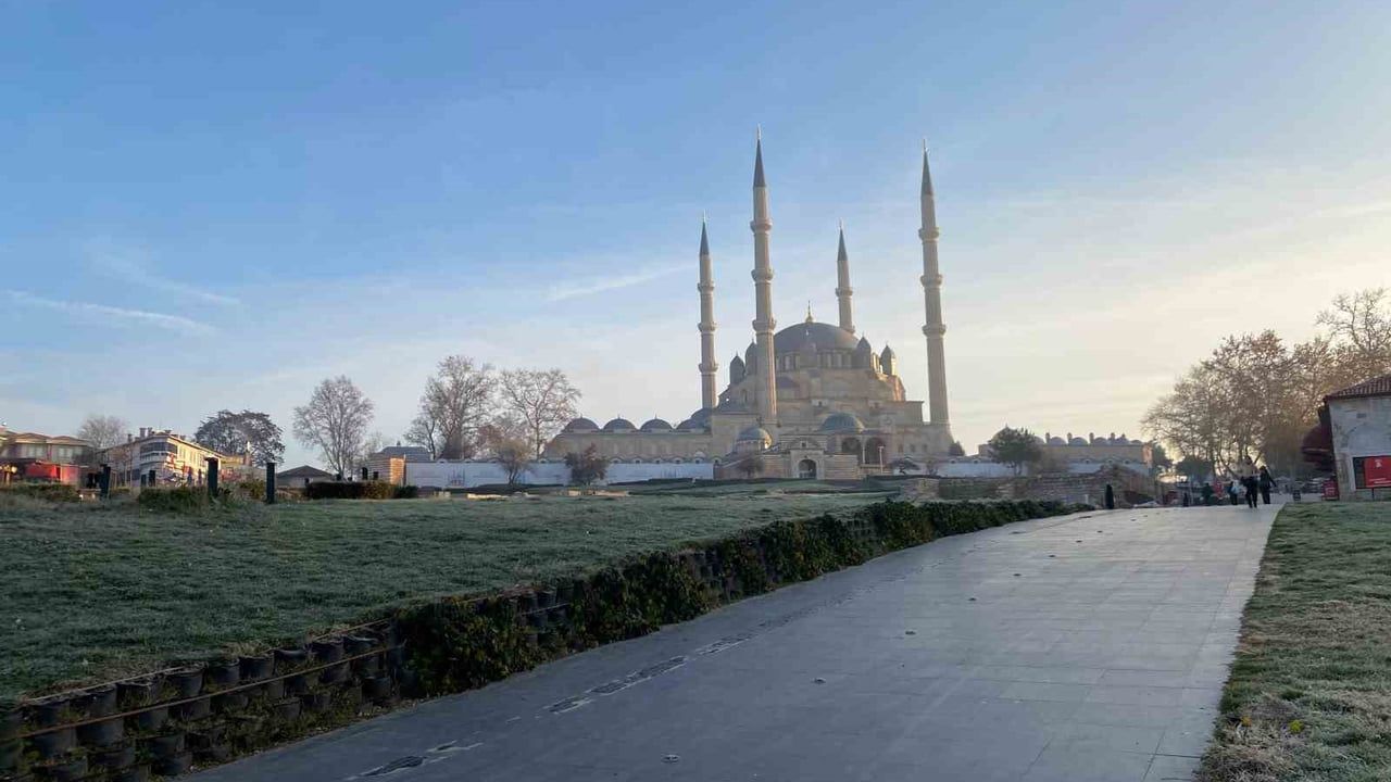 Edirne'de Hava Kirliliği Çıplak Gözle Görüldü