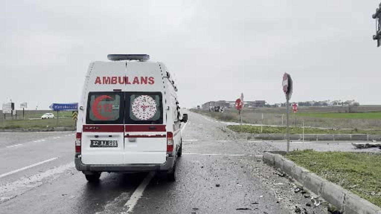 Edirne'de Kavşakta Trafik Kazası: 7 Yaralı