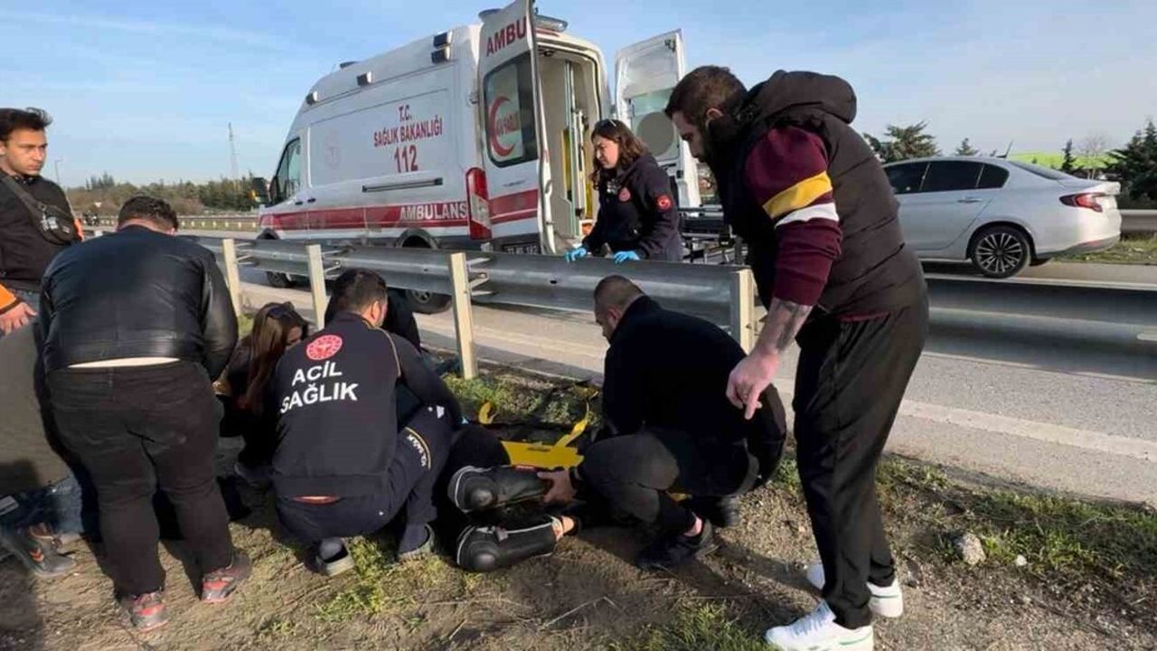 Edirne'de motosiklet bariyere çarptı: Trakya Üniversitesi öğrencisi T.E. ağır yaralı