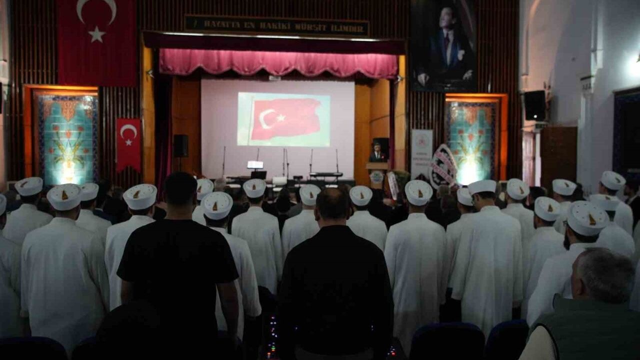 Edirne Dini İhtisas Merkezi İlk Mezunlarını Verdi: 45 Hafız Aday Din Görevlisi