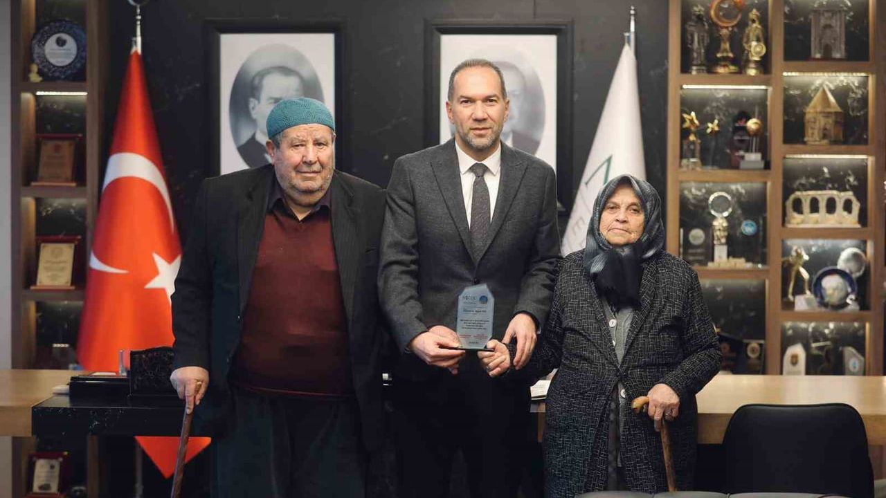 Efe Ailesinden Niğde İmam Hatip Merkez Camii'ne 4,5 Milyon Lira Bağış