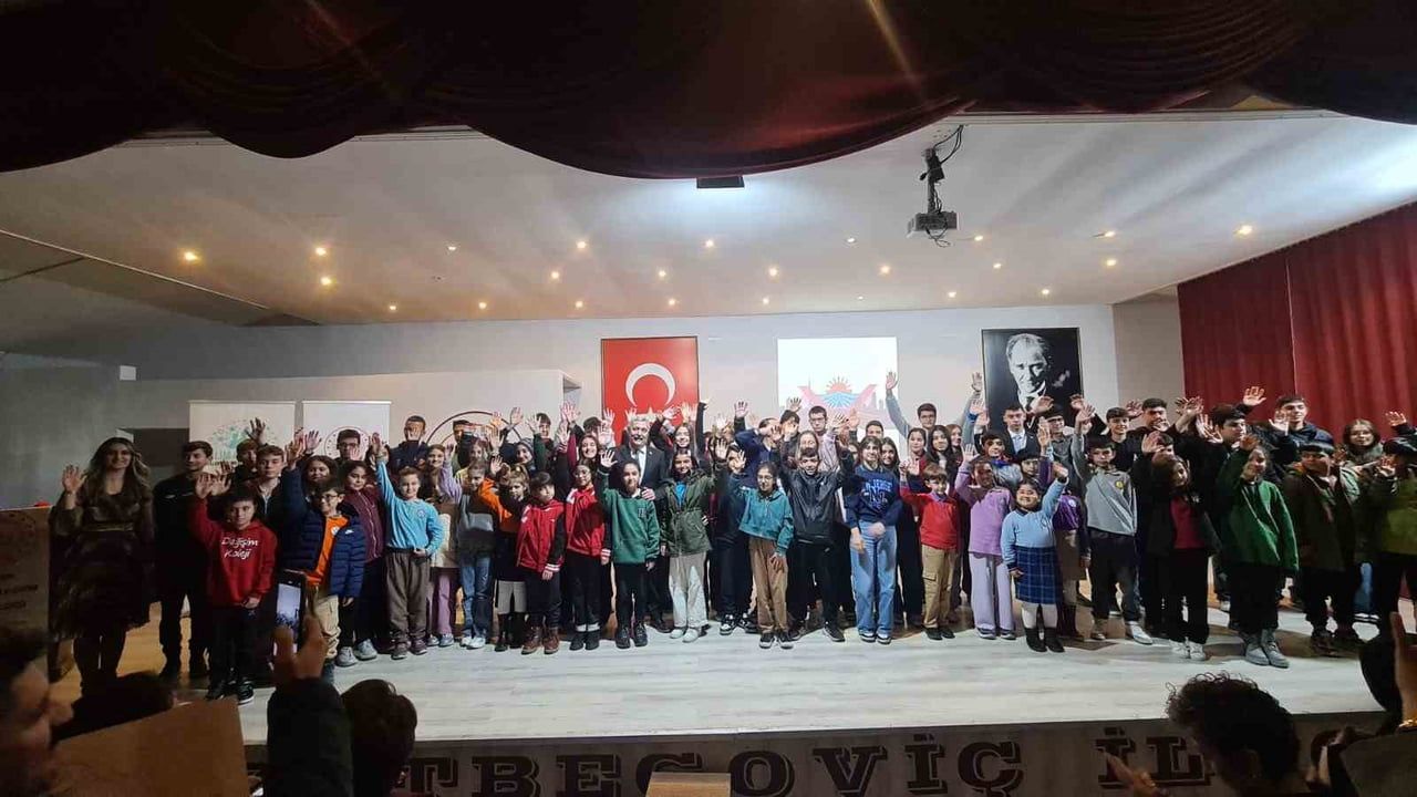 Efeler'de İlçe Öğrenci Meclisi Açılışı: Öğrenciler Yönetimde Çözüm Üretiyor