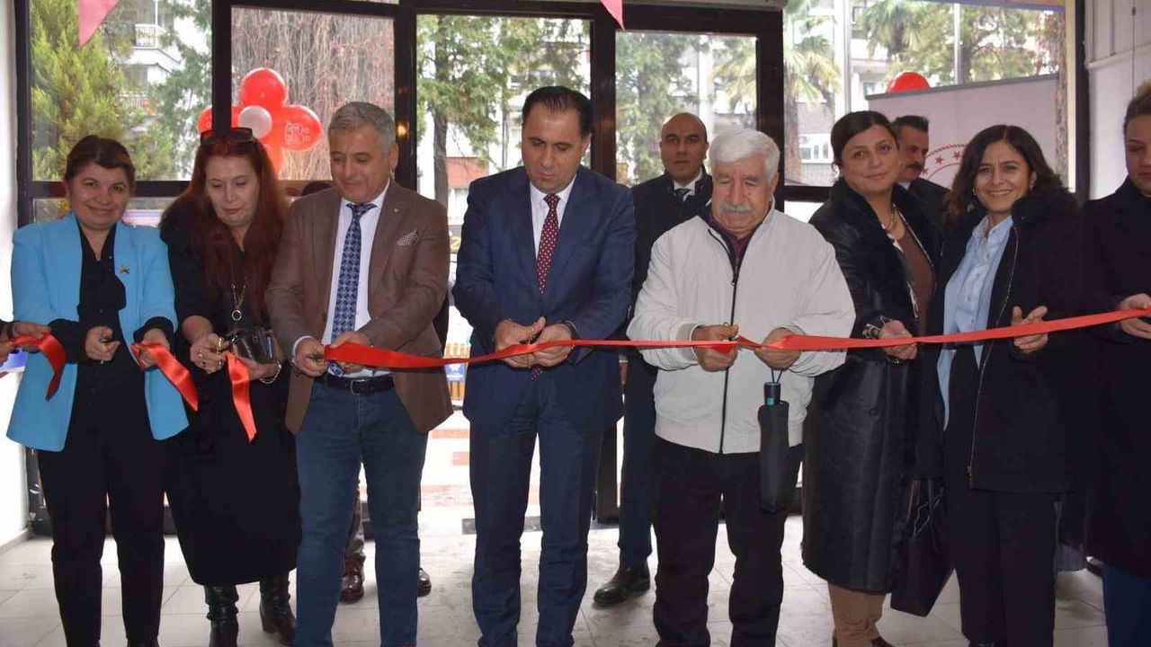 Efeler'de Şehit Yakınları ve Gazilerden Su Kabağı İşlemeciliği Sergisi