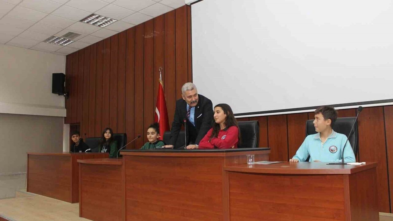 Efeler İlçe Öğrenci Meclisi Yeni Döneme Başladı