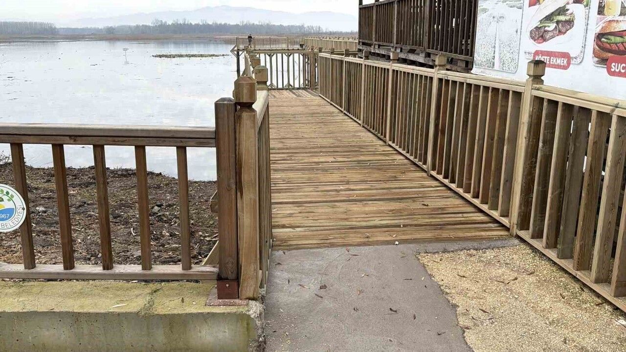 Efteni Gölü'nde Engelsiz Dönem: Yenilenen İskele Ziyarete Açıldı