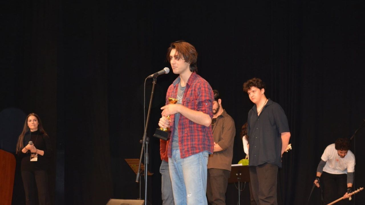 Ege'nin Sesi'nin Kazananı Arben Özgeçer